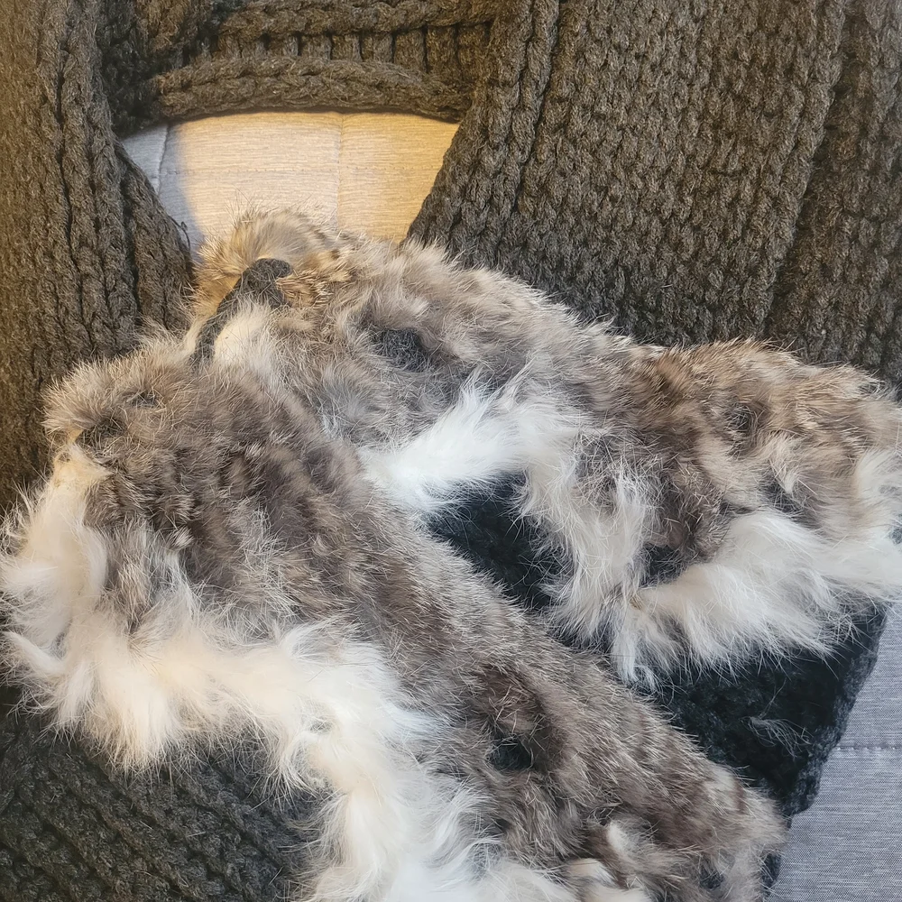 Rabbit Fur Knit Scarf With Gifted Tote Bag - Picture 6 of 13